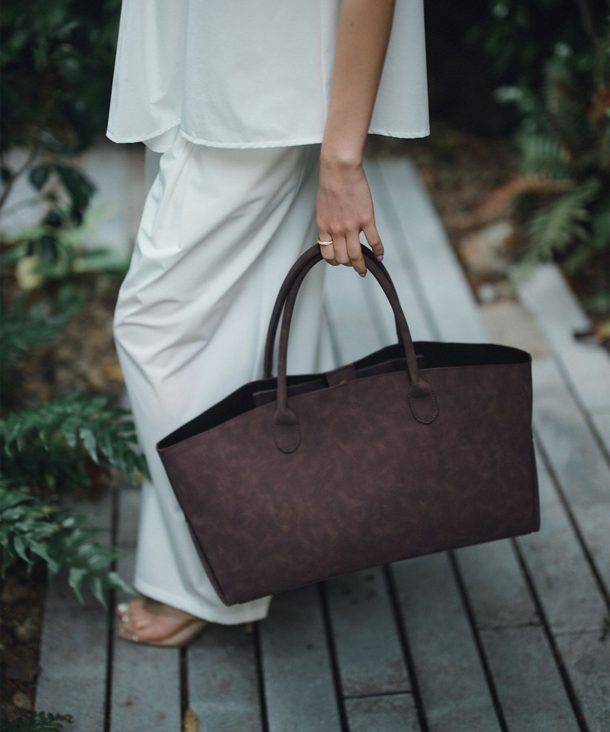 スウェード オリジナル エンボス ラージ バッグ KINO THE KEI