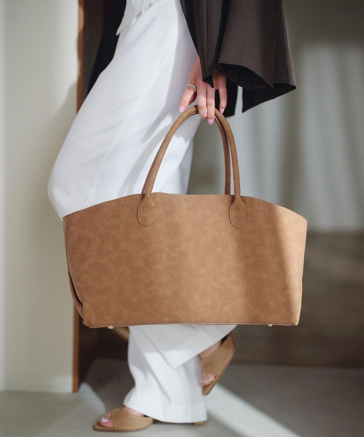 スウェード オリジナル エンボス ラージ バッグ KINO THE KEI