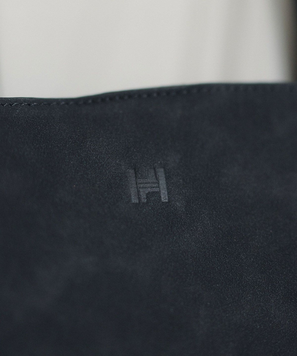 スウェード オリジナル エンボス ラージ バッグ KINO THE KEI