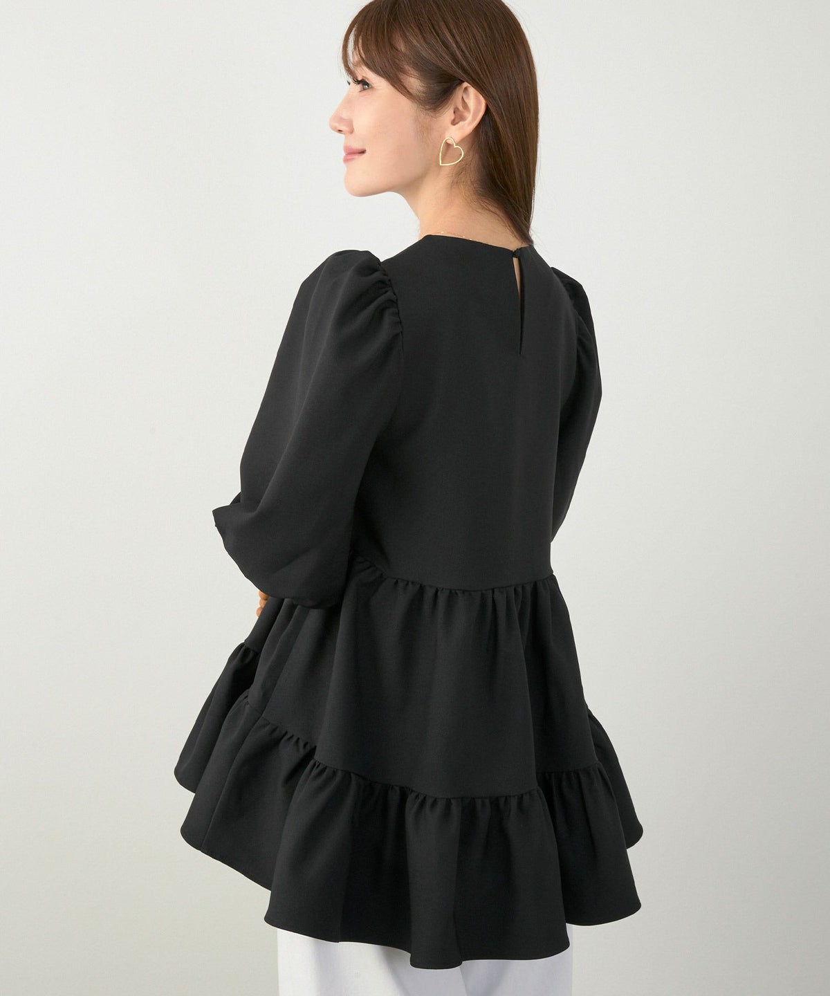 手洗い可上品きれいめパフ袖大人カジュアルオフィスフォーマルフェミニン体型カバージョイントスペース