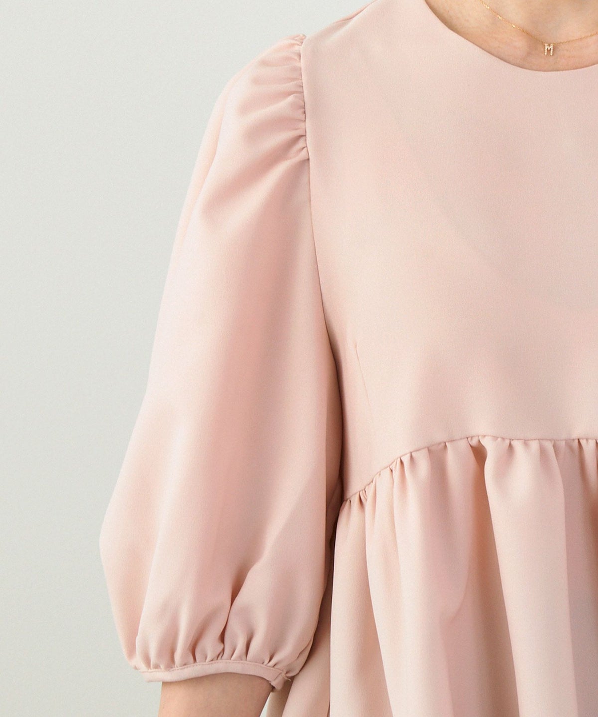 手洗い可上品きれいめパフ袖大人カジュアルオフィスフォーマルフェミニン体型カバージョイントスペース