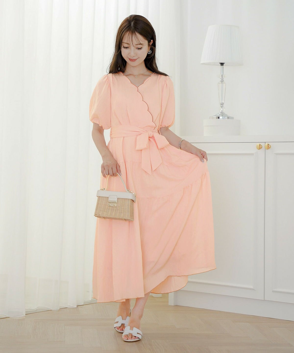 レディース/ワンピース/スカラップ/ミモレ/刺繍/袖口ゴム/半袖/5分袖/パフスリーブ/ハイウエスト/リボン/ウエストリボン/ピンク/ラベンダー/ミント/ブラック/上品/フェミニン/エレガント/きれい/ナチュラル/旅行/おでかけ