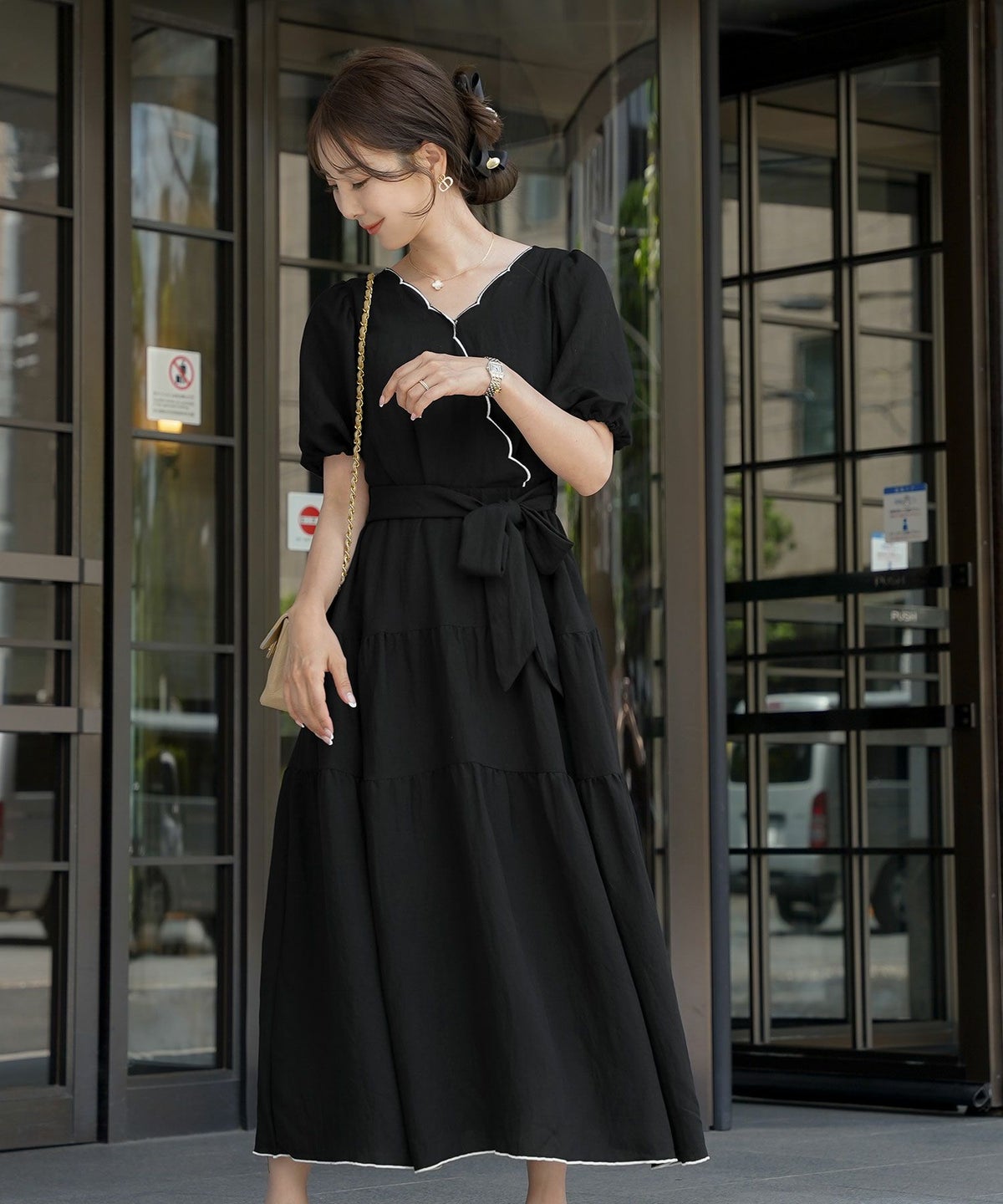 レディース/ワンピース/スカラップ/ミモレ/刺繍/袖口ゴム/半袖/5分袖/パフスリーブ/ハイウエスト/リボン/ウエストリボン/ピンク/ラベンダー/ミント/ブラック/上品/フェミニン/エレガント/きれい/ナチュラル/旅行/おでかけ