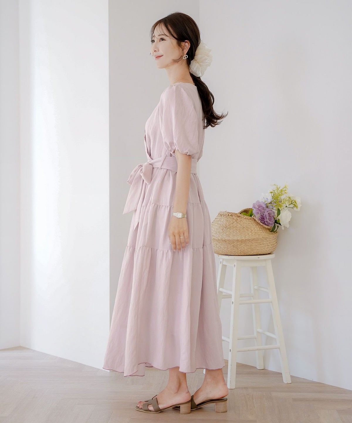 レディース/ワンピース/スカラップ/ミモレ/刺繍/袖口ゴム/半袖/5分袖/パフスリーブ/ハイウエスト/リボン/ウエストリボン/ピンク/ラベンダー/ミント/ブラック/上品/フェミニン/エレガント/きれい/ナチュラル/旅行/おでかけ