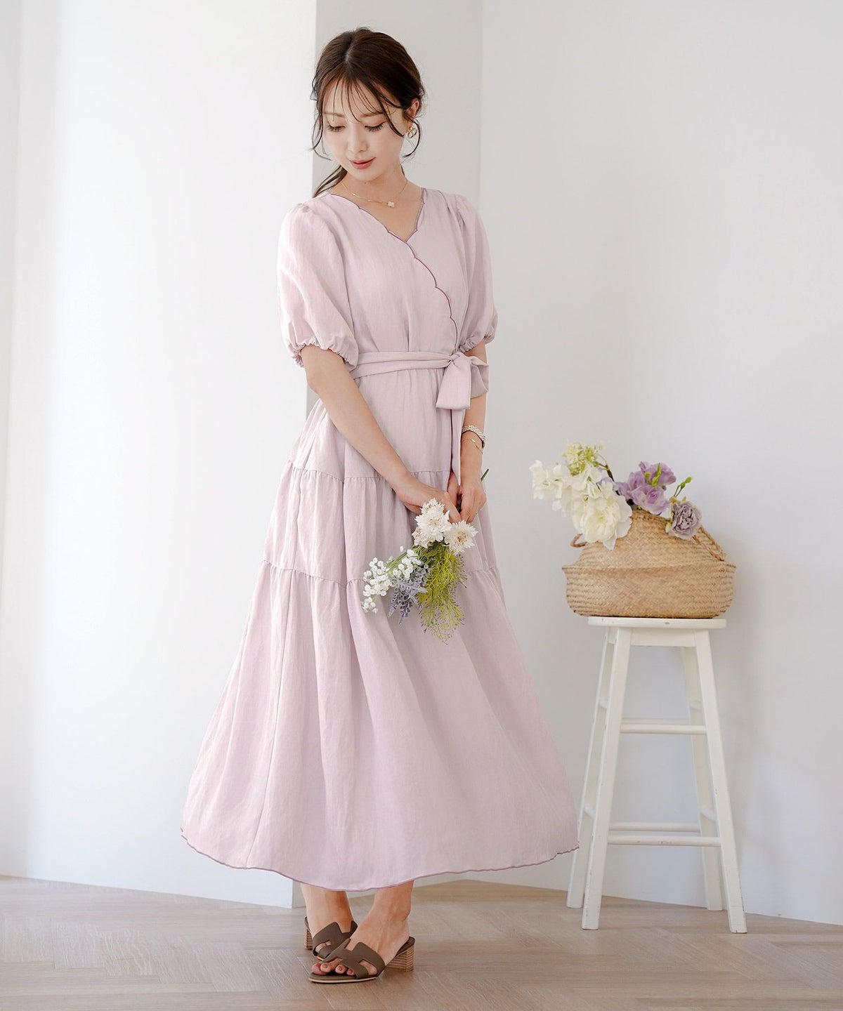 レディース/ワンピース/スカラップ/ミモレ/刺繍/袖口ゴム/半袖/5分袖/パフスリーブ/ハイウエスト/リボン/ウエストリボン/ピンク/ラベンダー/ミント/ブラック/上品/フェミニン/エレガント/きれい/ナチュラル/旅行/おでかけ