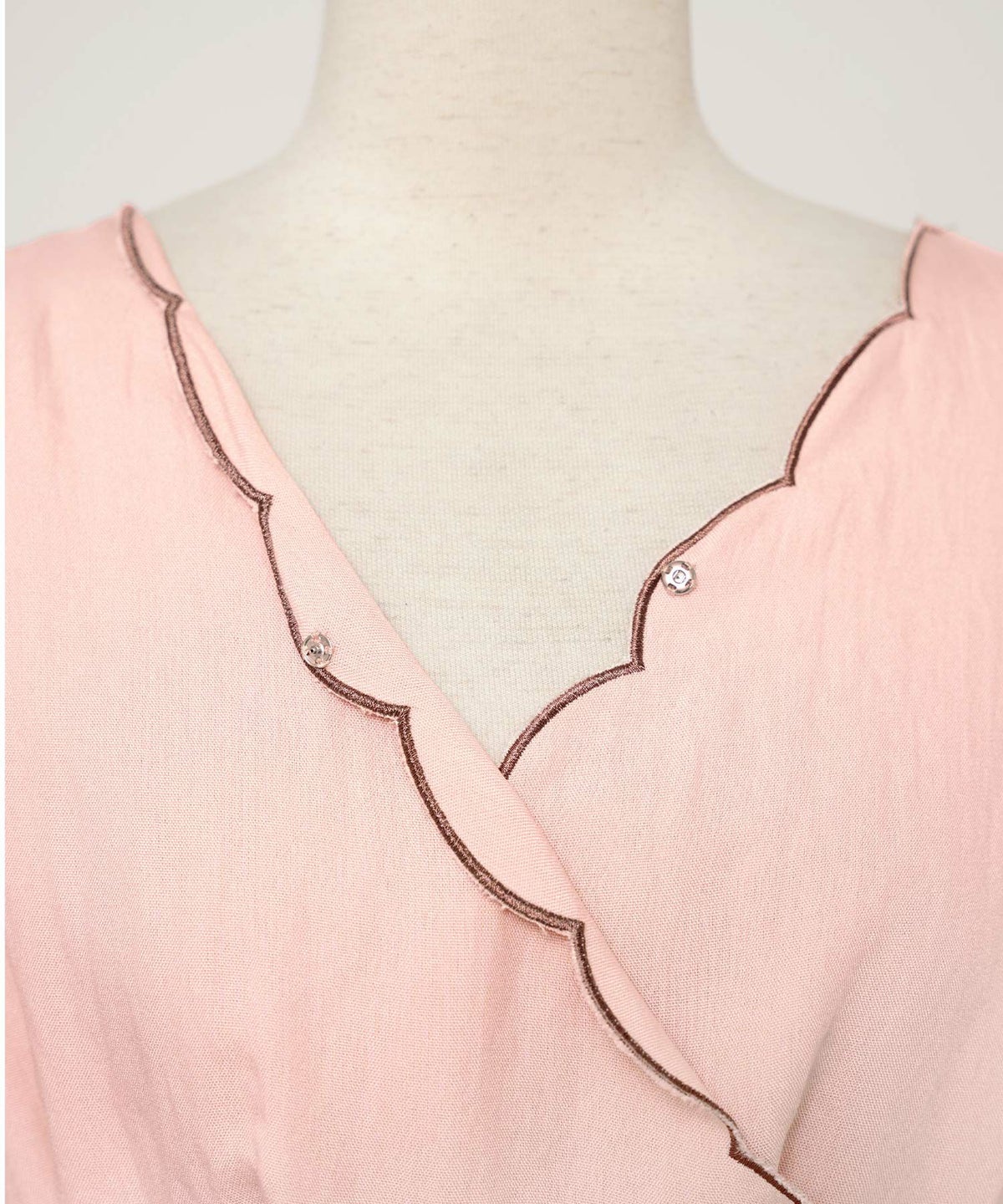 レディース/ワンピース/スカラップ/ミモレ/刺繍/袖口ゴム/半袖/5分袖/パフスリーブ/ハイウエスト/リボン/ウエストリボン/ピンク/ラベンダー/ミント/ブラック/上品/フェミニン/エレガント/きれい/ナチュラル/旅行/おでかけ