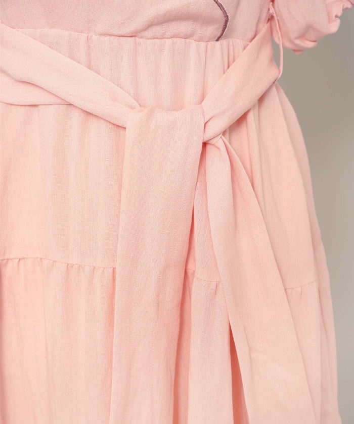 レディース/ワンピース/スカラップ/ミモレ/刺繍/袖口ゴム/半袖/5分袖/パフスリーブ/ハイウエスト/リボン/ウエストリボン/ピンク/ラベンダー/ミント/ブラック/上品/フェミニン/エレガント/きれい/ナチュラル/旅行/おでかけ