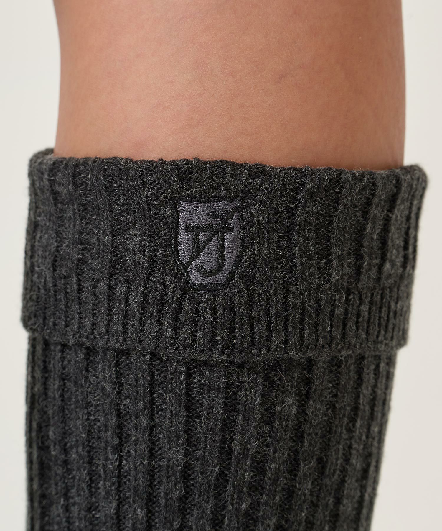 SilverWeek-SALE 刺繍入り ニット レッグウォーマー TINA：JOJUN 全2色