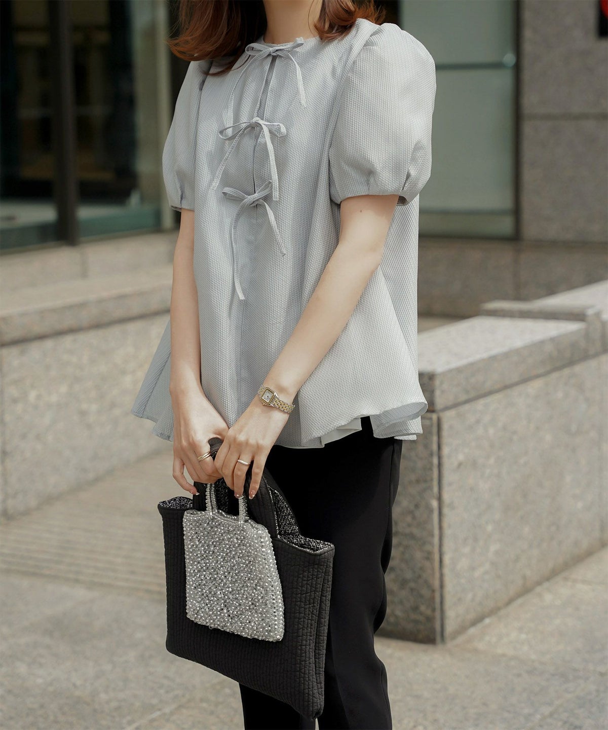 レディース トップス  ブラウス リボン ジャガード 半袖 きれいめ 上品 洗える ホワイト サックス ブラック M