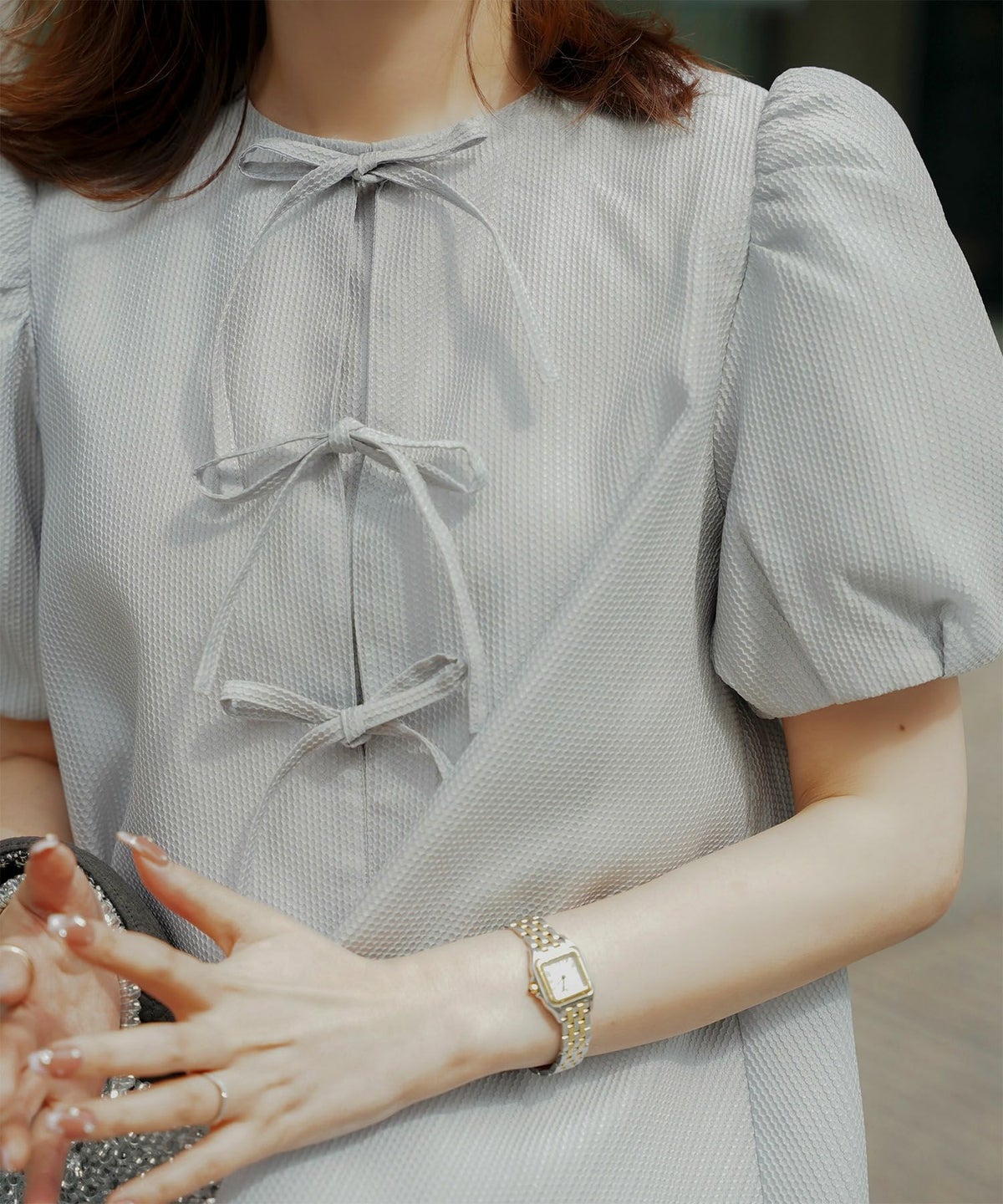 レディース トップス  ブラウス リボン ジャガード 半袖 きれいめ 上品 洗える ホワイト サックス ブラック M