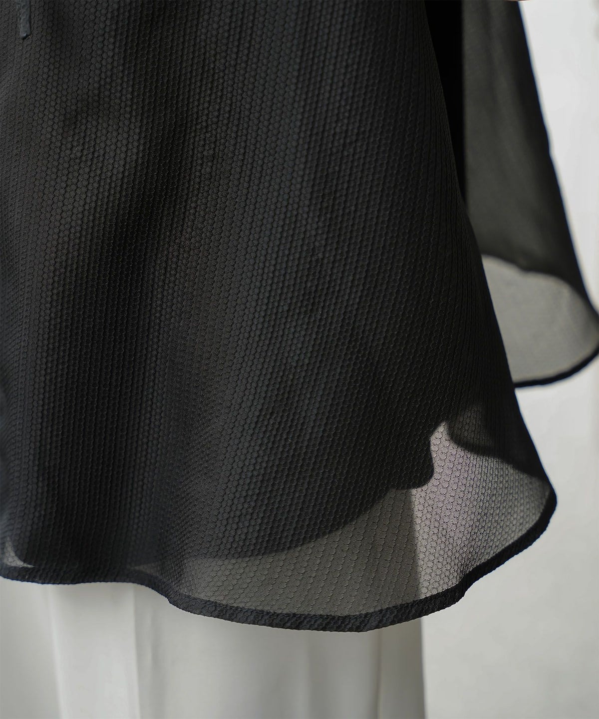 レディース トップス  ブラウス リボン ジャガード 半袖 きれいめ 上品 洗える ホワイト サックス ブラック M