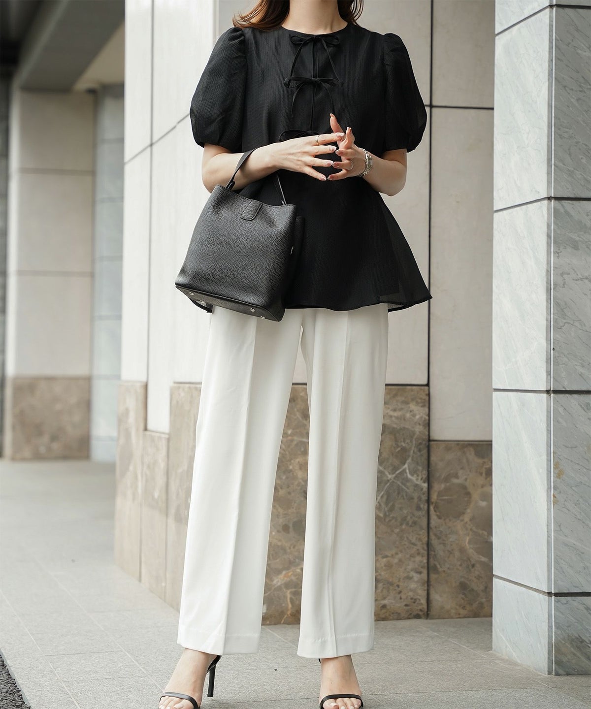 レディース トップス  ブラウス リボン ジャガード 半袖 きれいめ 上品 洗える ホワイト サックス ブラック M