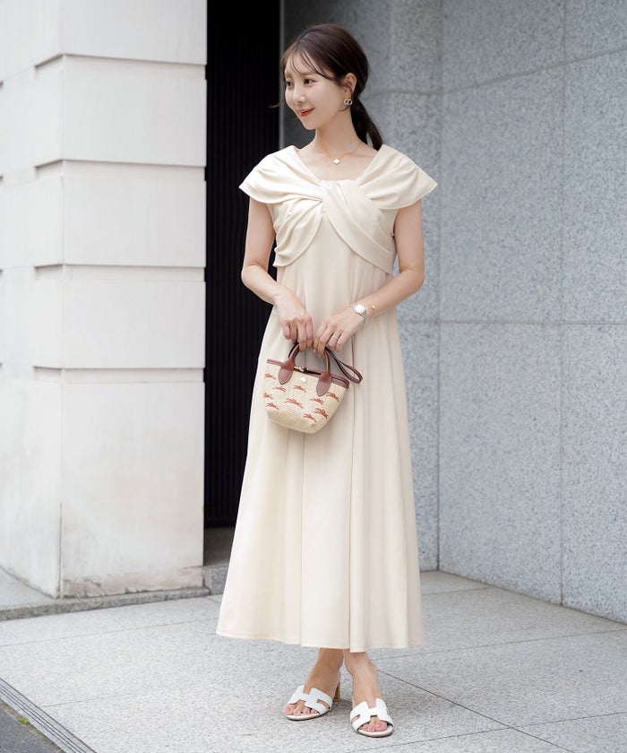 レディースワンピースロング丈リラックス伸縮ノースリーブオフショル風ツイストリボンエレガントフェミニン上品大人カジュアルアイボリーブラックブラウン