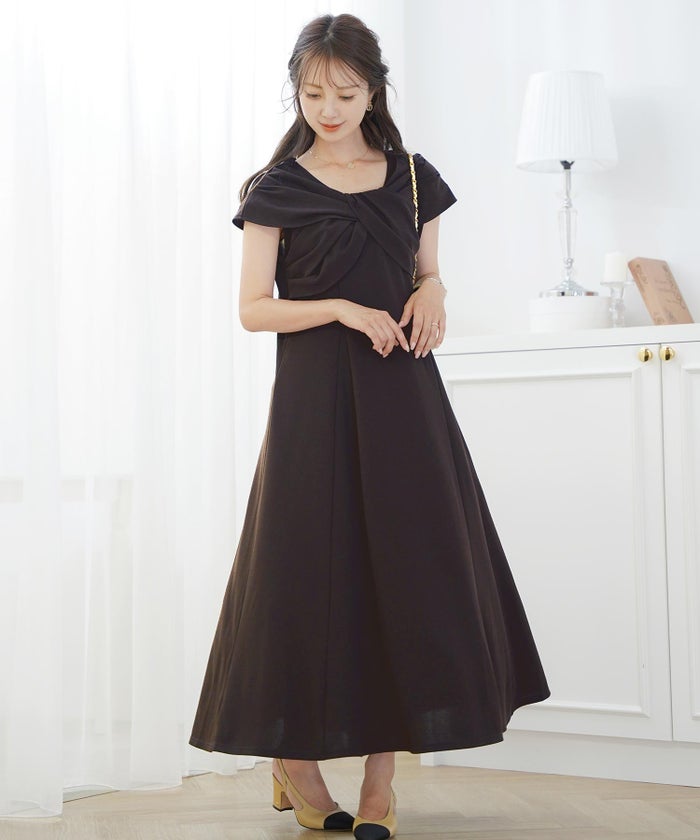 レディースワンピースロング丈リラックス伸縮ノースリーブオフショル風ツイストリボンエレガントフェミニン上品大人カジュアルアイボリーブラックブラウン