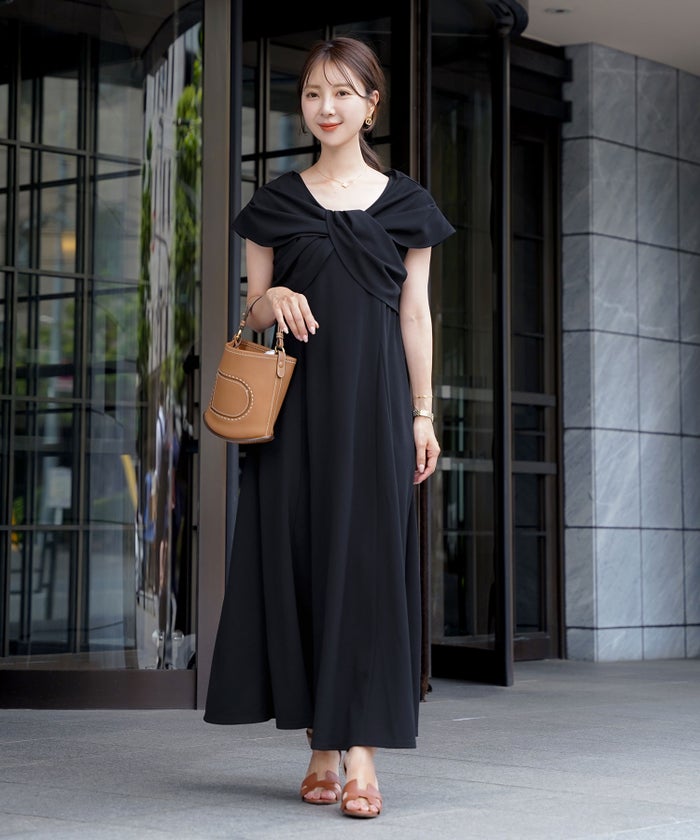 レディースワンピースロング丈リラックス伸縮ノースリーブオフショル風ツイストリボンエレガントフェミニン上品大人カジュアルアイボリーブラックブラウン