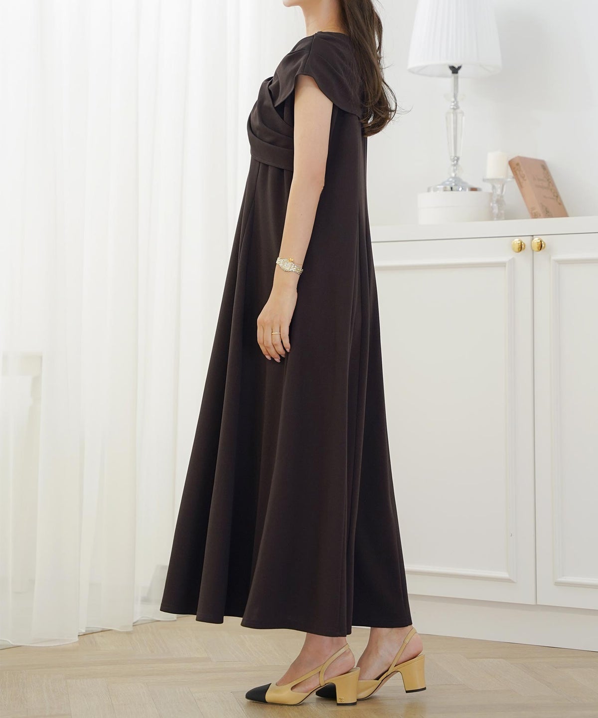 レディースワンピースロング丈リラックス伸縮ノースリーブオフショル風ツイストリボンエレガントフェミニン上品大人カジュアルアイボリーブラックブラウン