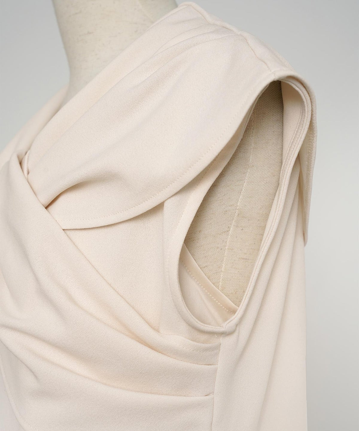 レディースワンピースロング丈リラックス伸縮ノースリーブオフショル風ツイストリボンエレガントフェミニン上品大人カジュアルアイボリーブラックブラウン