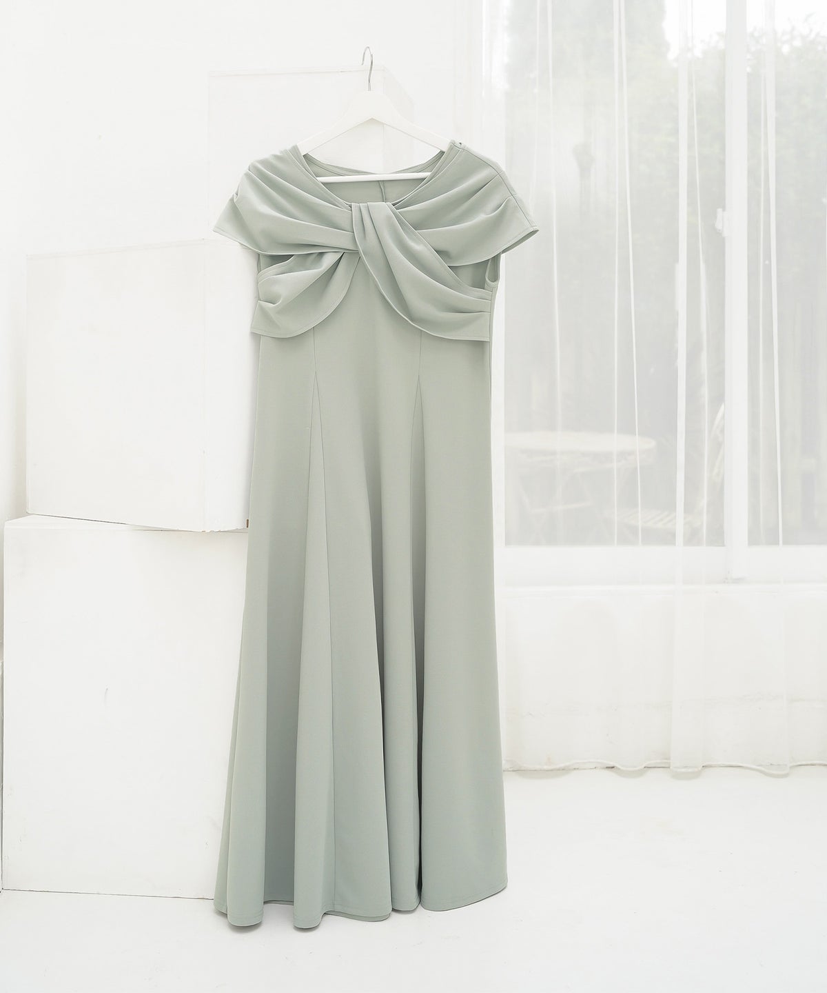 レディースワンピースロング丈リラックス伸縮ノースリーブオフショル風ツイストリボンエレガントフェミニン上品大人カジュアルアイボリーブラックブラウン