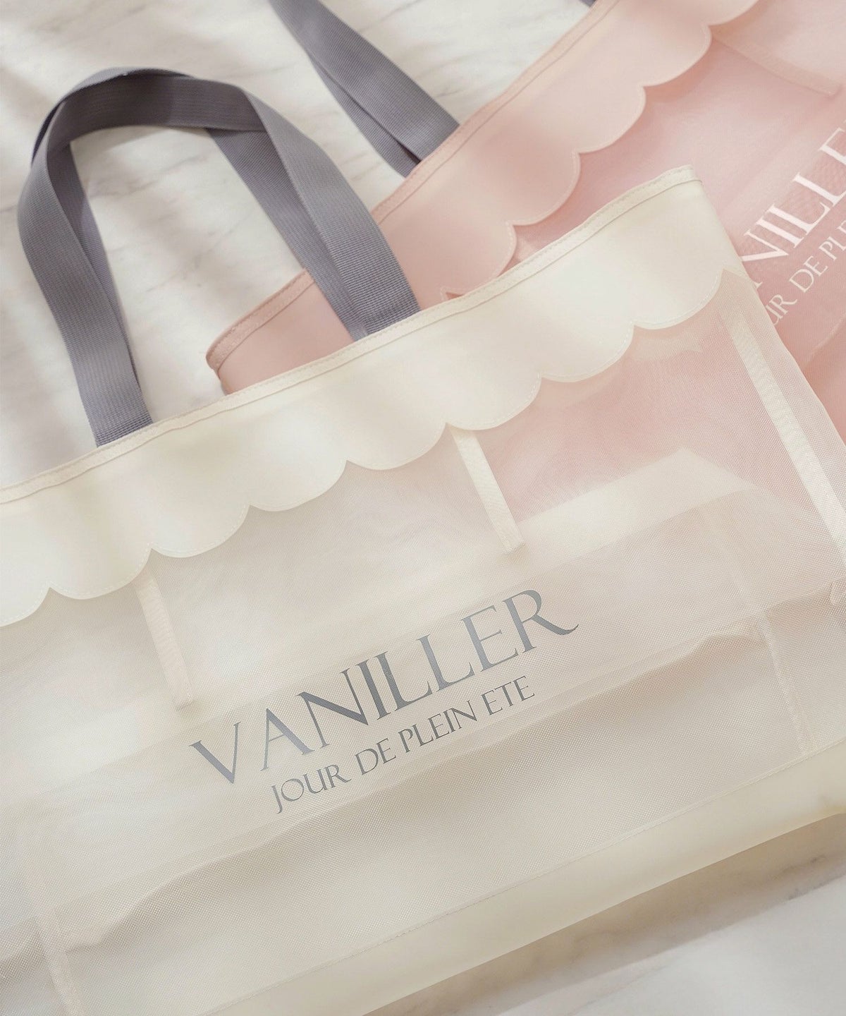 レディースファッションエレガントフェミニンメッシュバッグトートバッグスカラップロゴプリントオリジナルかわいいオフホワイトピンク軽量大容量透けPVC