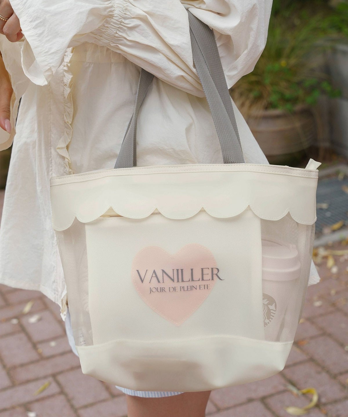 レディースファッションエレガントフェミニンメッシュバッグトートバッグスカラップロゴプリントオリジナルポーチセットポーチ付きミニポーチかわいいオフホワイトピンク軽量大容量透けPVC