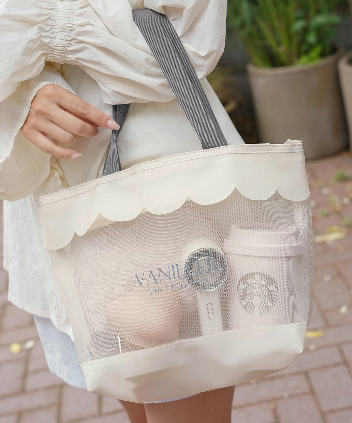 レディースファッションエレガントフェミニンメッシュバッグトートバッグスカラップロゴプリントオリジナルポーチセットポーチ付きミニポーチかわいいオフホワイトピンク軽量大容量透けPVC