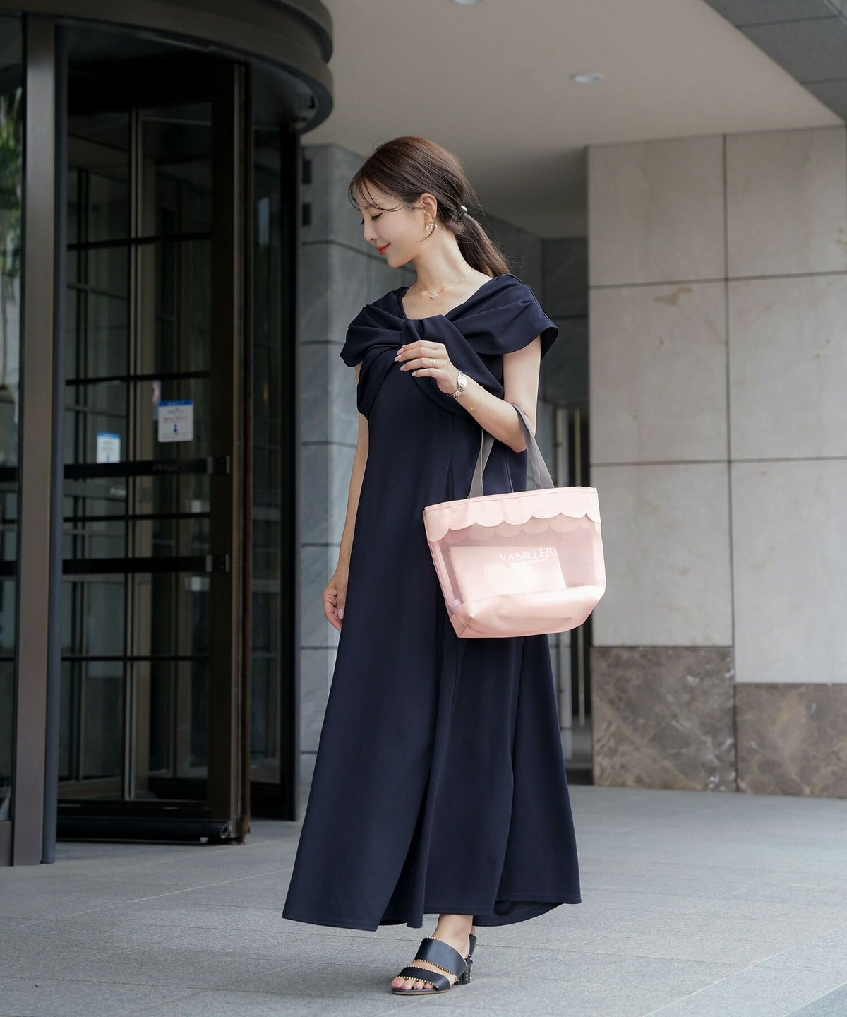 レディースファッションエレガントフェミニンメッシュバッグトートバッグスカラップロゴプリントオリジナルポーチセットポーチ付きミニポーチかわいいオフホワイトピンク軽量大容量透けPVC