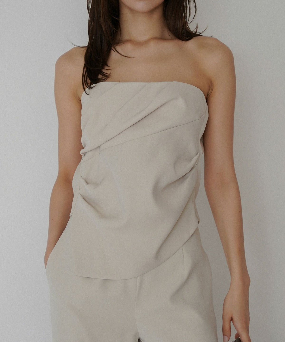 タック ドレープ サテン ベアトップス KINO THE KEI