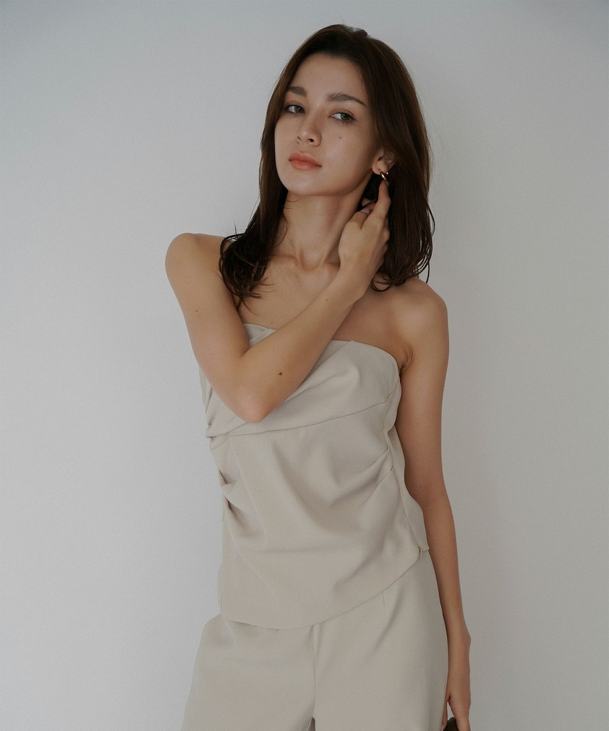 タック ドレープ サテン ベアトップス KINO THE KEI