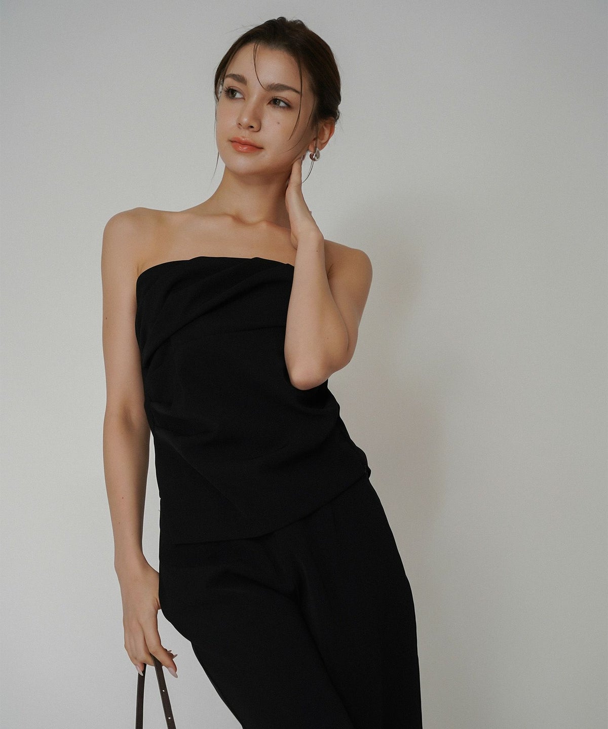 タック ドレープ サテン ベアトップス KINO THE KEI