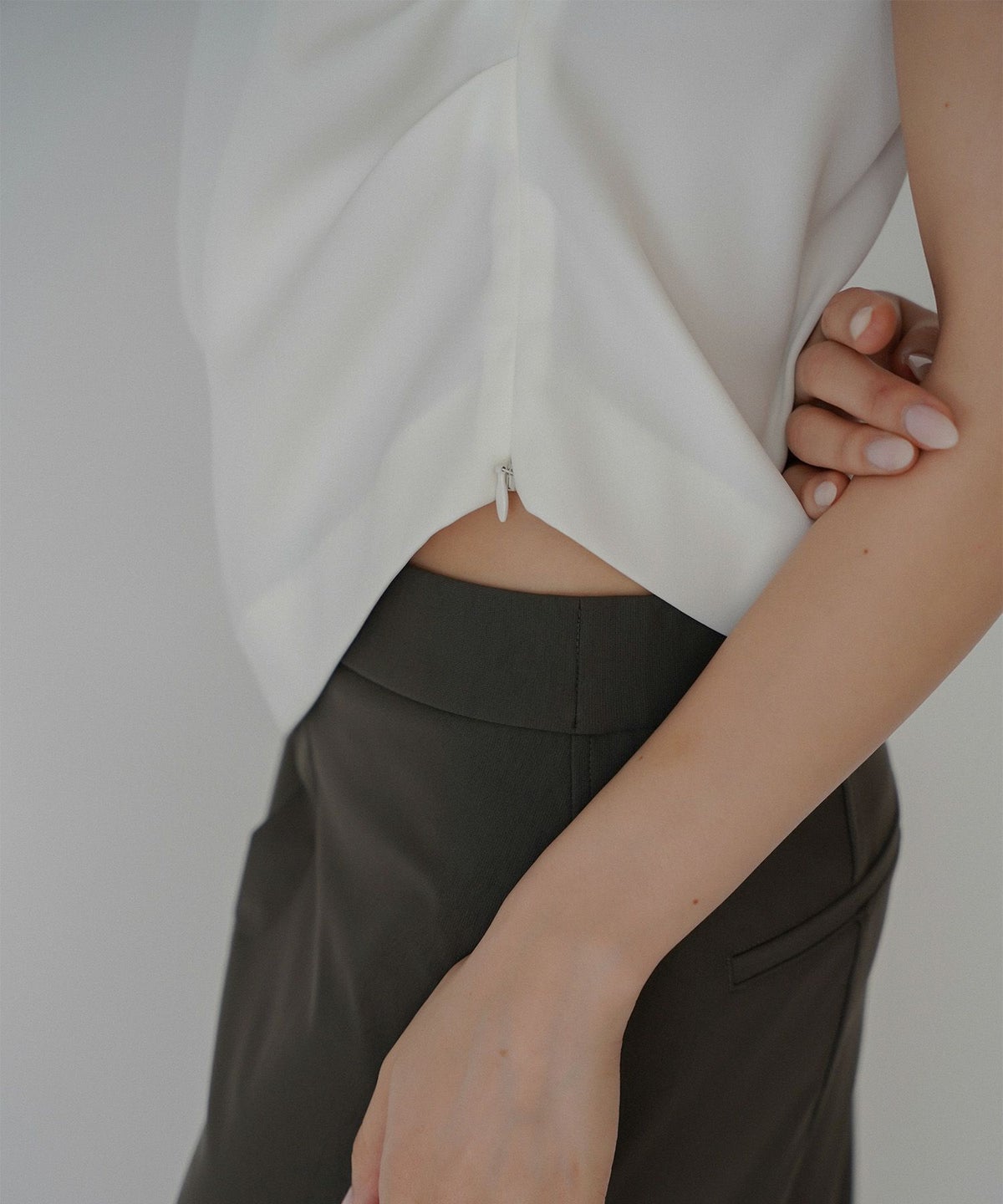 タック ドレープ サテン ベアトップス KINO THE KEI