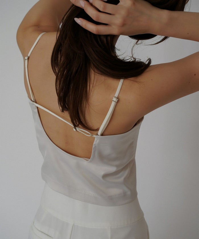 サテン クロップド カップ付き トップス KINO THE KEI