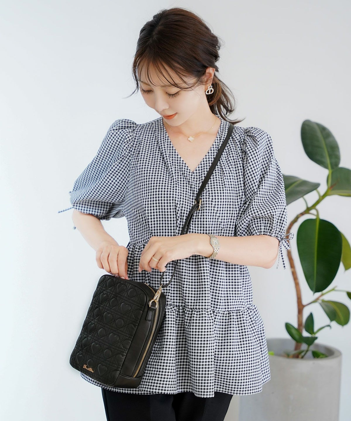 レディースバッグサブバッグポーチ縦長ペンラ入れ大容量ライブ遠征小物入れかわいいハートキルティングフェミニンエレガントキュート