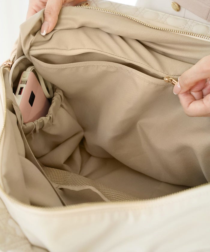 バッグ/トート/旅行/トラベル/撥水/ナイロン/マザーズバッグ/通勤/通学/A4/多機能/コードホール/アイボリー/ピンク/ストロベリーミルク/ブラック/バイカラー/配色/リボン/レザー/ゴールド/ファスナー/キャリー/ママバッグ/ピンク/新色/ヒット/人気/帰省/おしゃれ