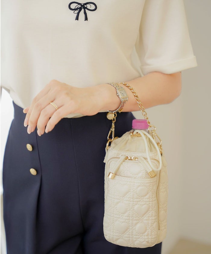 500ml600mlおしゃれキルティングギフトケースショルダードリンクホルダーハートキルティングフェミニンペットボトルカバーペットボトルケースペットボトルホルダーボトルケースボトルホルダーレディース保冷ショルダー保冷バッグ保冷ボトルケース合皮夏斜めがけ水筒カバー