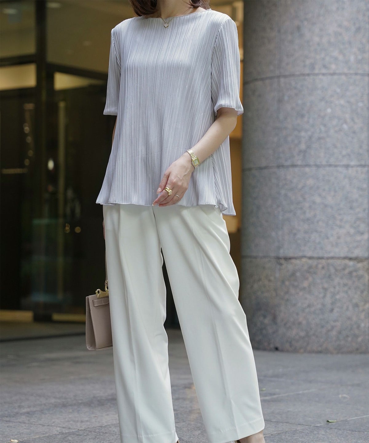 プリーツ トップス HUIT レディース ブラウス 半袖 アイボリー ライトグレー ブラック