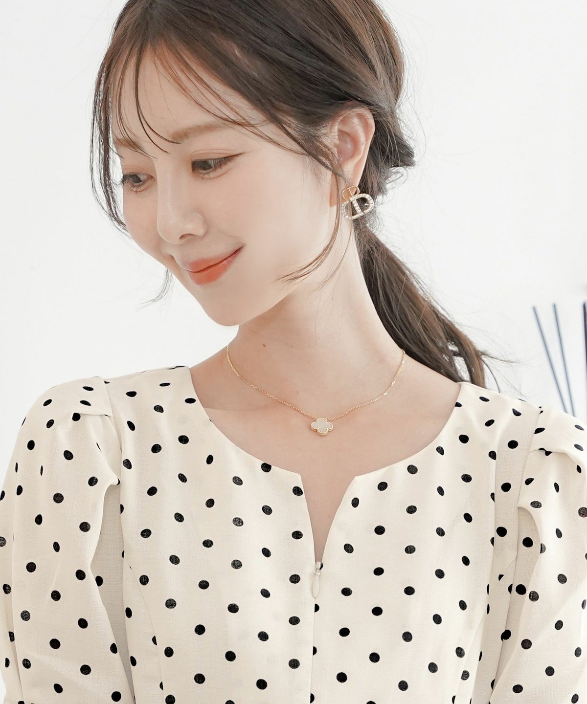 レディースブラウストップスペプラムフロントファスナー袖リボンウエストゴムパンツスタイルオフィスカジュアルドット柄半袖5分袖薄手真夏春夏秋フェミニン上品カジュアルエレガント