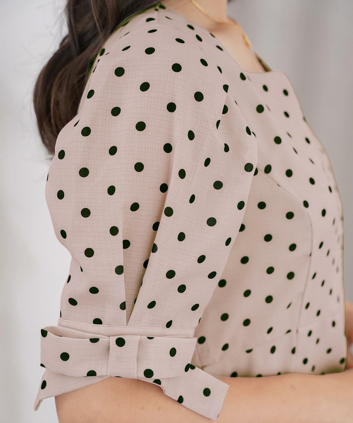 レディースブラウストップスペプラムフロントファスナー袖リボンウエストゴムパンツスタイルオフィスカジュアルドット柄半袖5分袖薄手真夏春夏秋フェミニン上品カジュアルエレガント