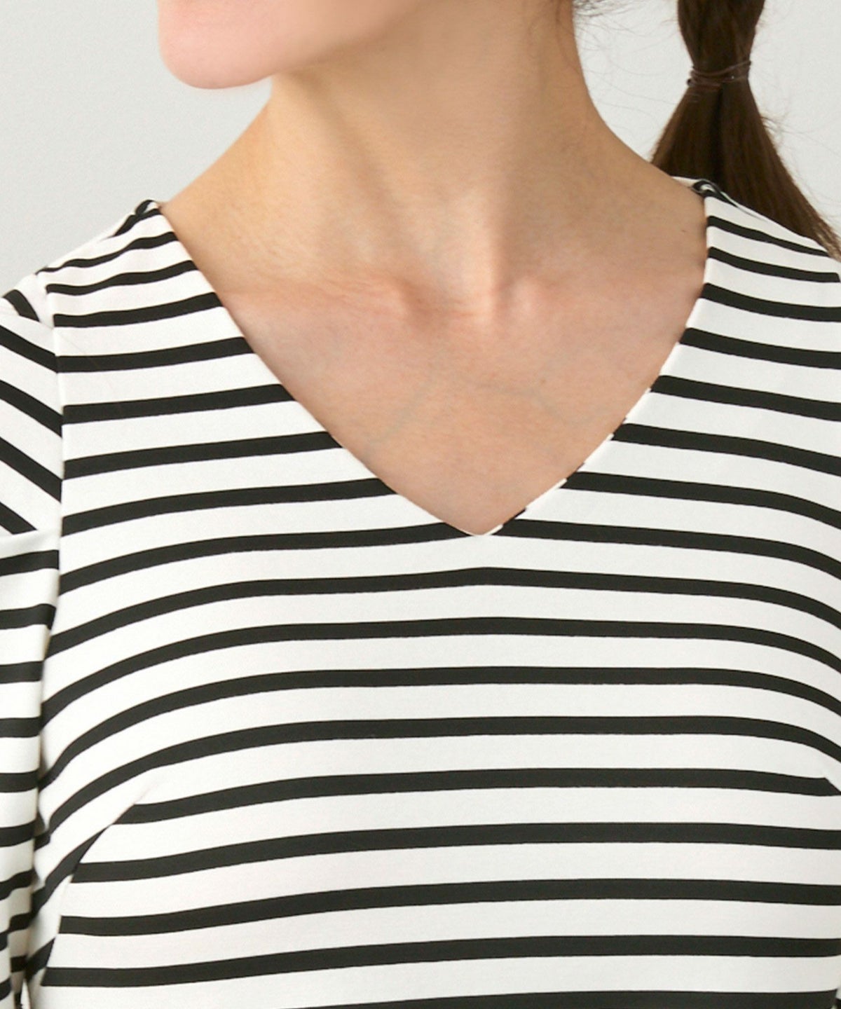 手洗い可かわいい上品きれいめ大人カジュアルオフィスシンプルVネック体型カバー異素材ジョイントスペース