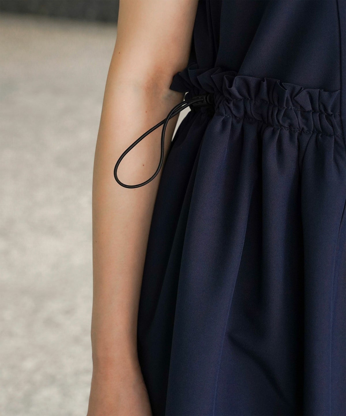 レディース 夏 サマーワンピース 薄手 ドロスト きれいめ 洗える/ホワイト/ネイビー/ブラック/S/M/前後2way/ノースリーブ