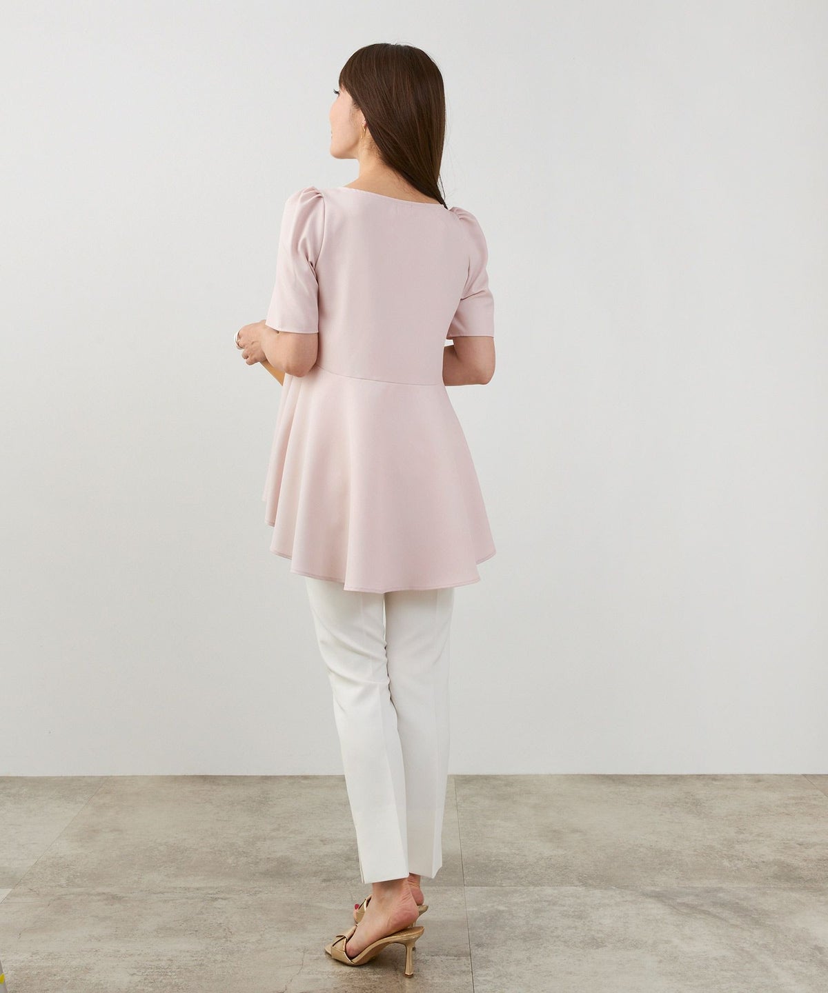 手洗い可日本製かわいい上品きれいめ大人カジュアルオフィスシンプルペプラム体型カバージョイントスペース