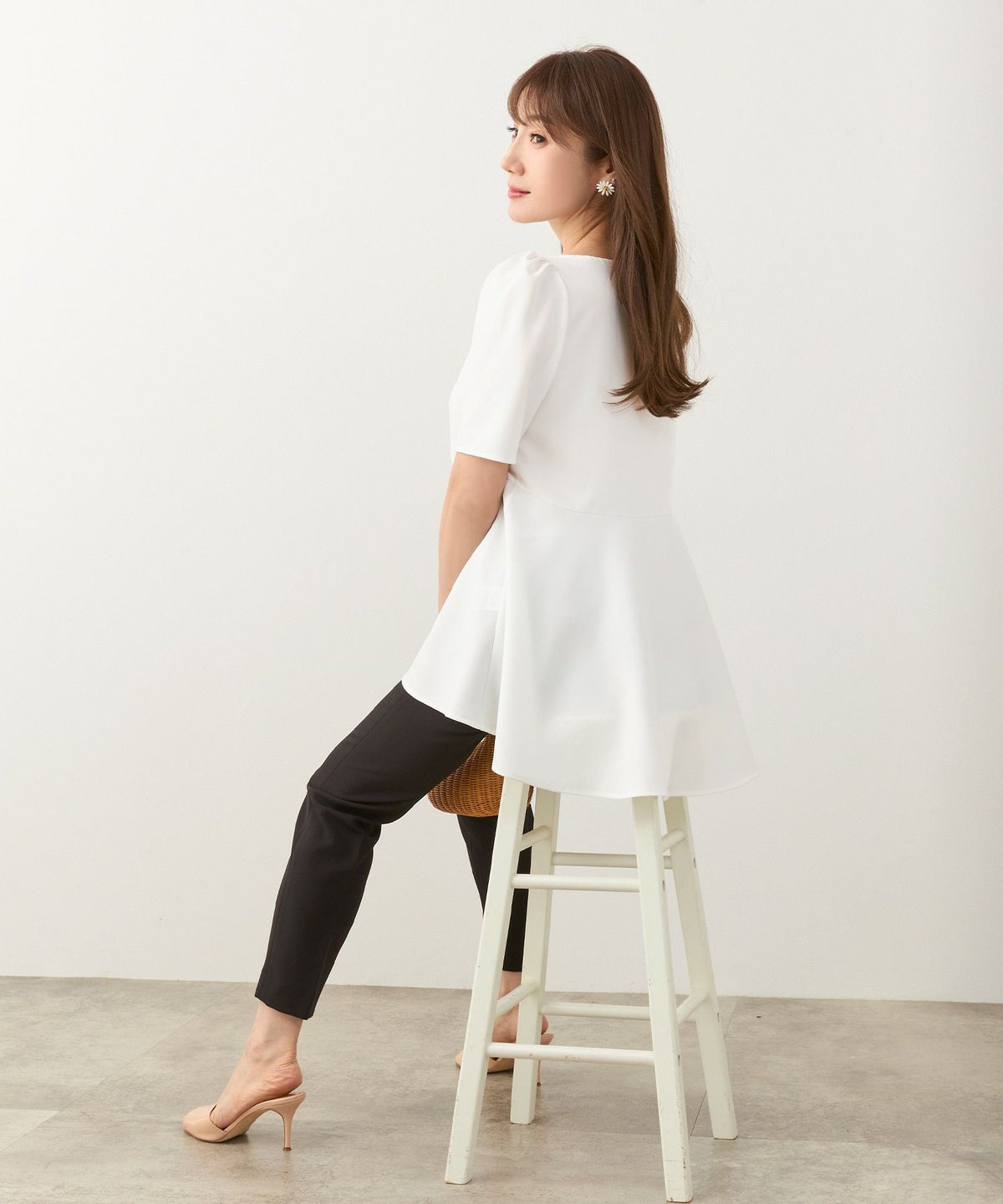 手洗い可日本製かわいい上品きれいめ大人カジュアルオフィスシンプルペプラム体型カバージョイントスペース