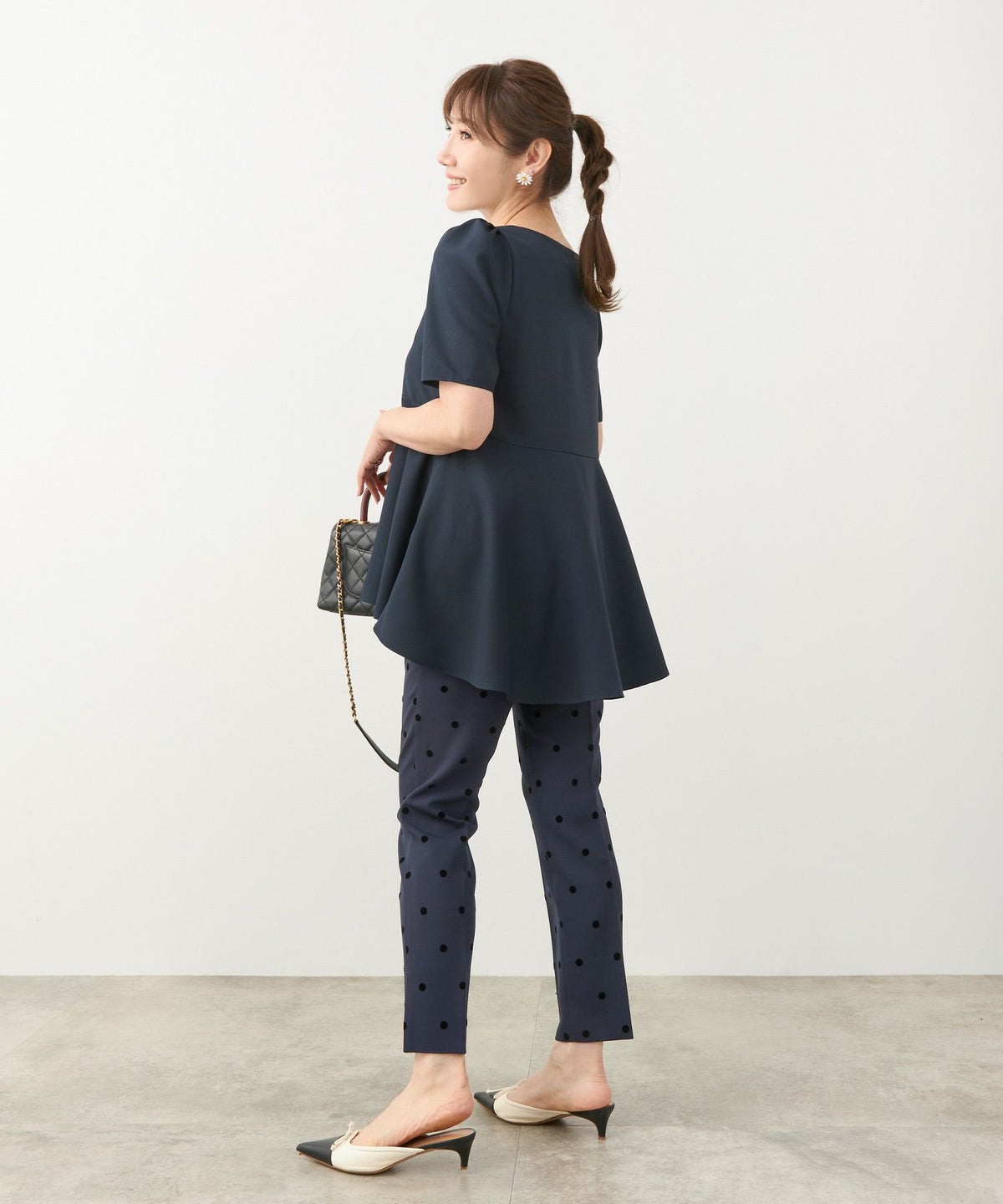 手洗い可日本製かわいい上品きれいめ大人カジュアルオフィスシンプルペプラム体型カバージョイントスペース