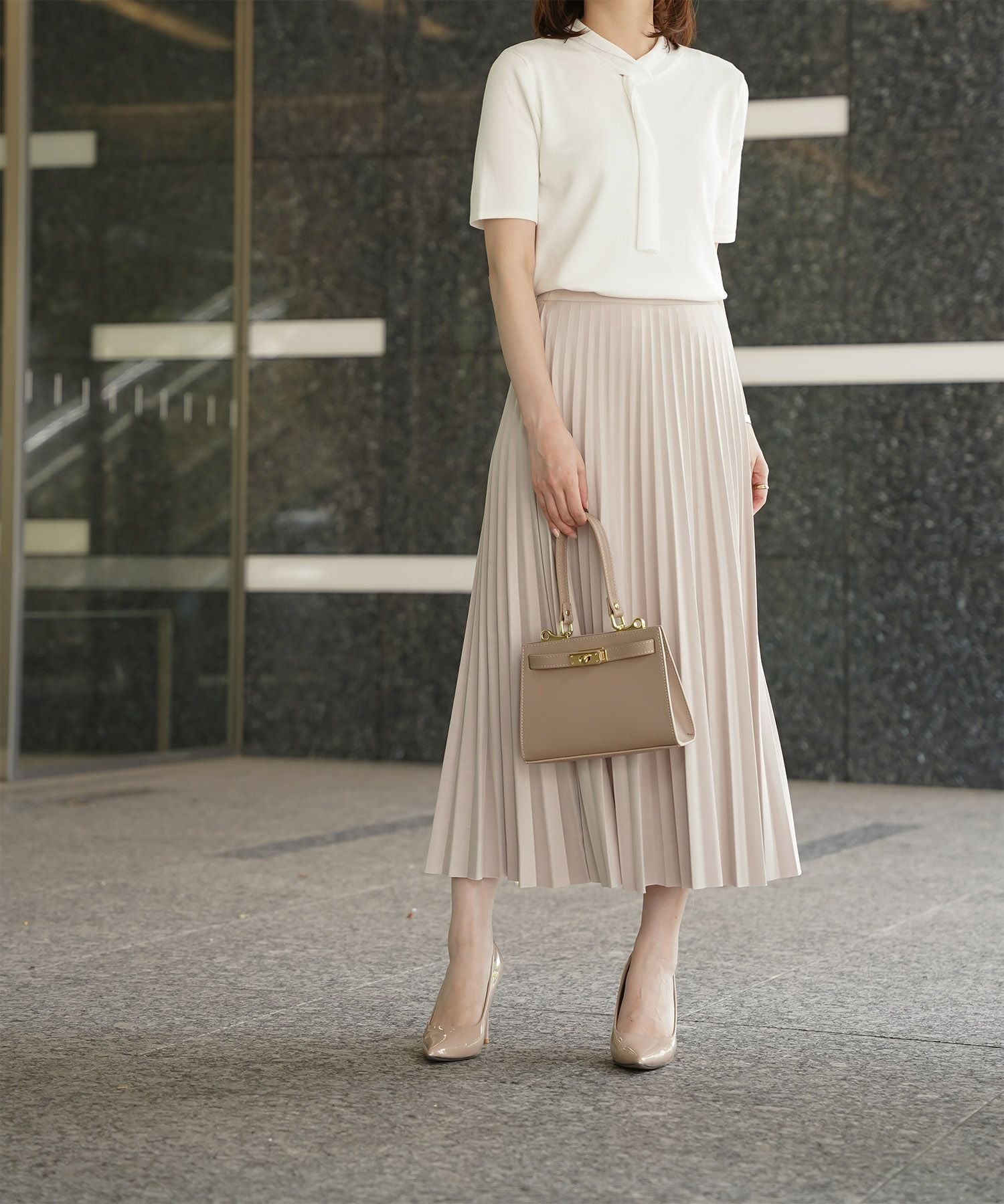Transparent 上質エレガントなシルクボウタイ ウールニット ベージュ ウール-シルク混ボタン付きセーター - ベージュ | ZARA Japan / 日本