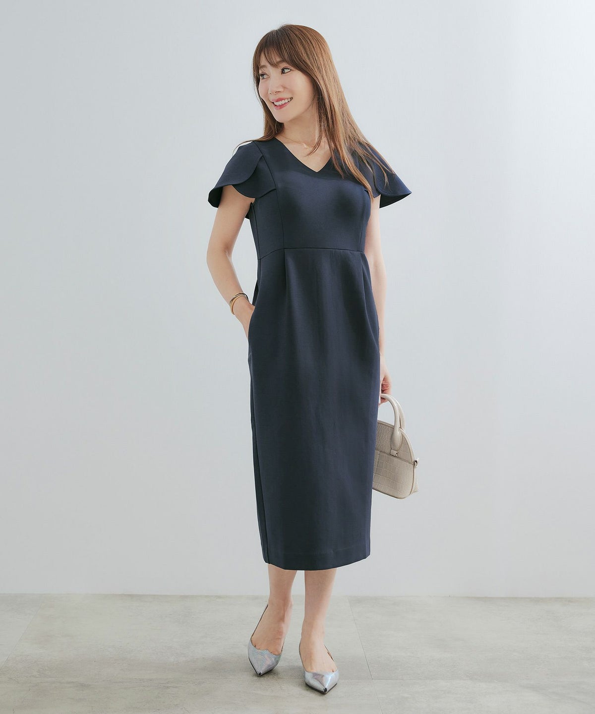 手洗い可かわいい上品きれいめ大人カジュアルシンプル体型カバーリラックスVネックジョイントスペース