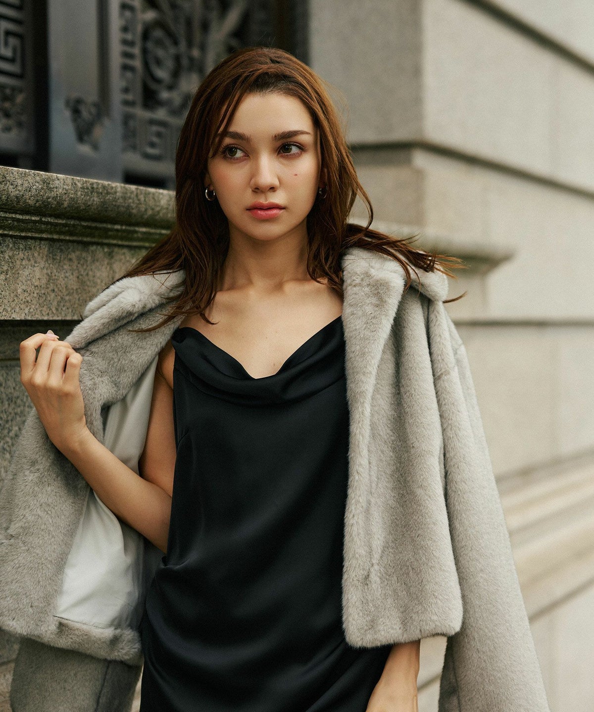 ディナー リゾート エレガント 大人 キャミワンピ バックオープン 結婚式 二次会コーデ サテン KINO THE KEI