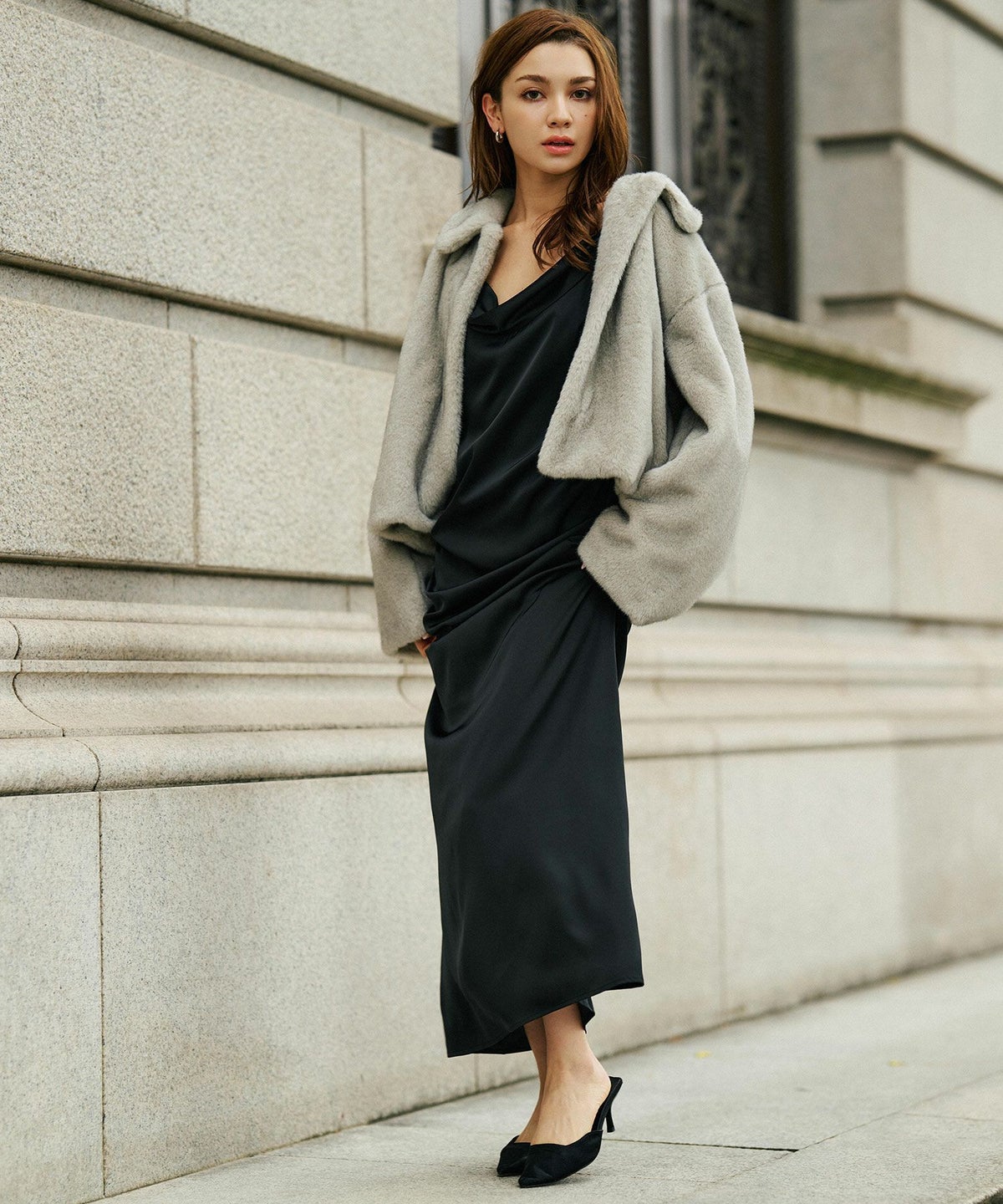 ディナー リゾート エレガント 大人 キャミワンピ バックオープン 結婚式 二次会コーデ サテン KINO THE KEI