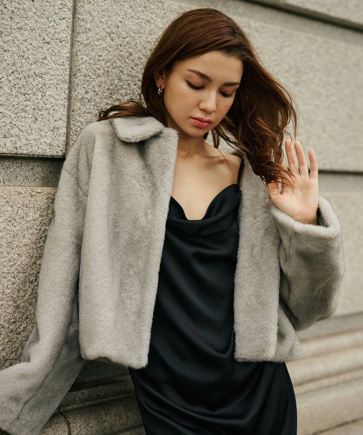 ディナー リゾート エレガント 大人 キャミワンピ バックオープン 結婚式 二次会コーデ サテン KINO THE KEI