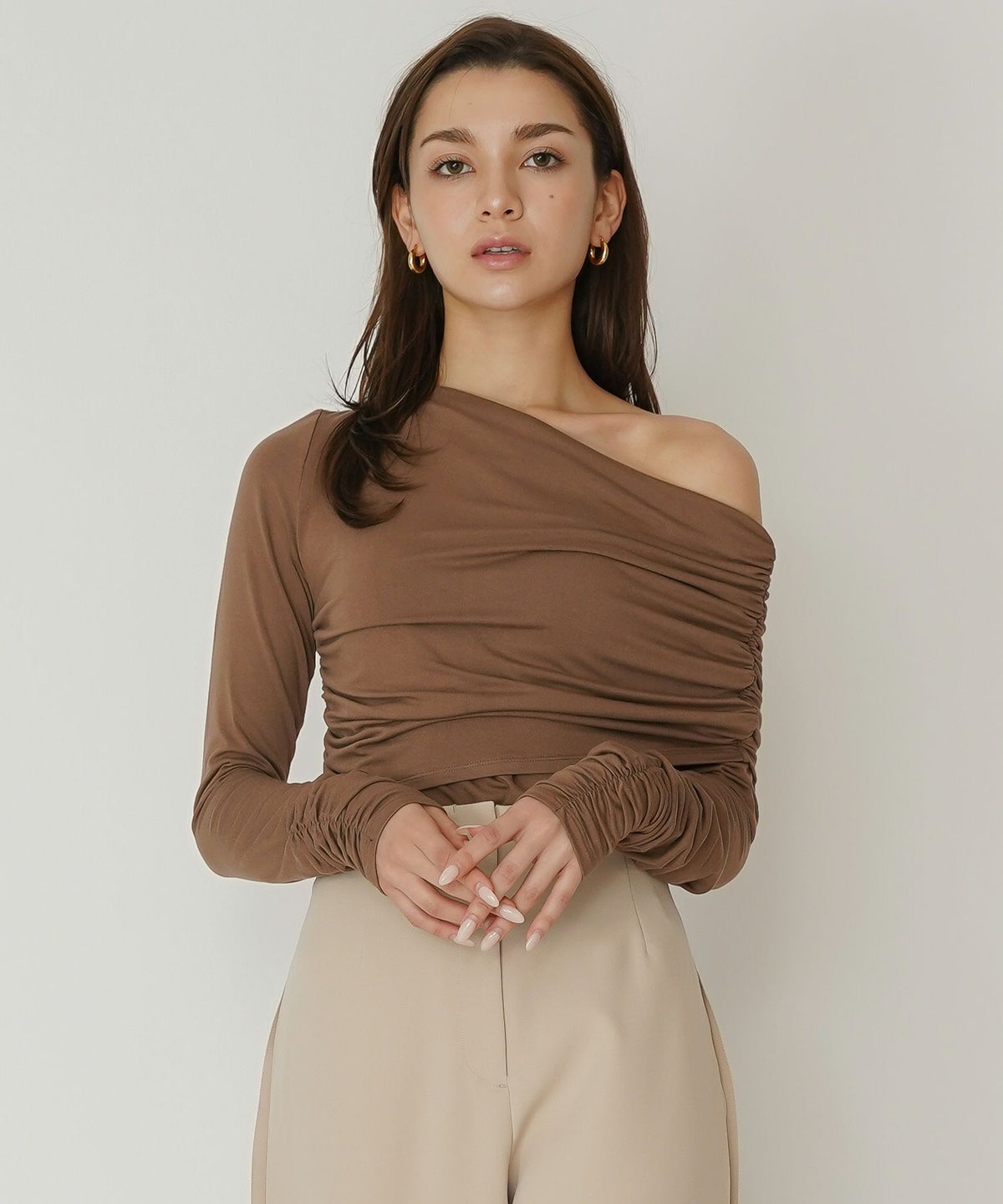 ワンショル オフショル ドレープ お仕事 オフィス アシンメトリー ロンT タイトTシャツ KINO THE KEI