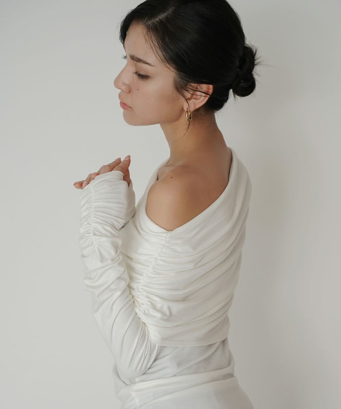 ワンショル オフショル ドレープ お仕事 オフィス アシンメトリー ロンT タイトTシャツ KINO THE KEI