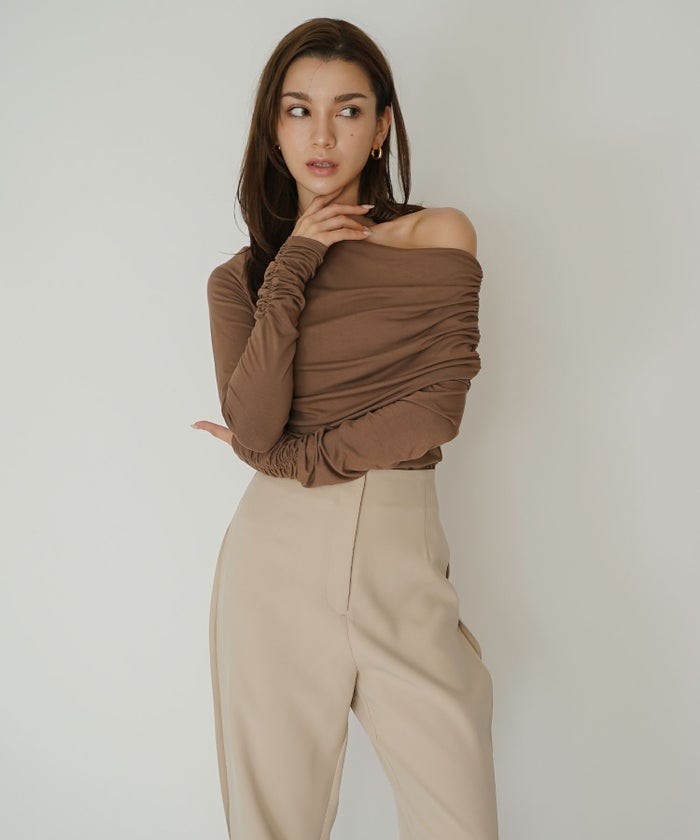 ワンショル オフショル ドレープ お仕事 オフィス アシンメトリー ロンT タイトTシャツ KINO THE KEI